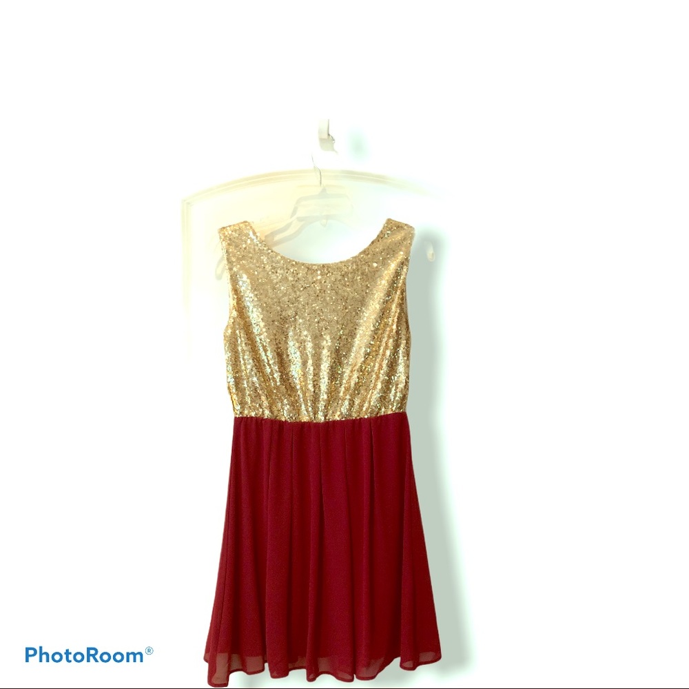 NWOT ALYTHEA Juniors Dress